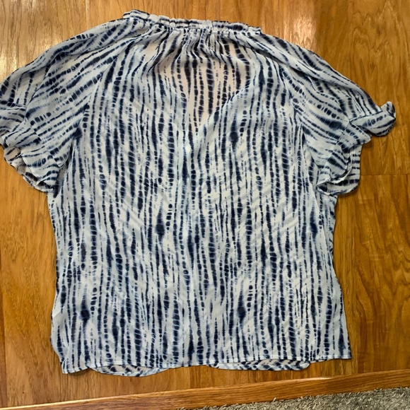 Vince Camuto blouse large - Picture 3 of 4